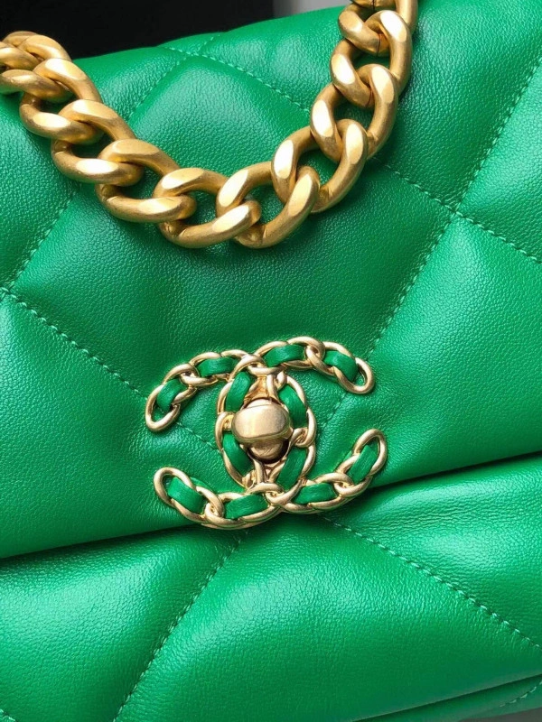 CHANEL 19 FLAP BAG EasyMatch 10 - Image 7