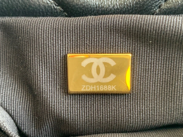 EasyMatch CHANEL SMALL TOTE 1159 - Image 10