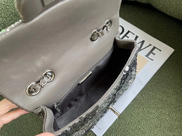 WellDesigned CHANEL FLAP BAG 459 - Image 3