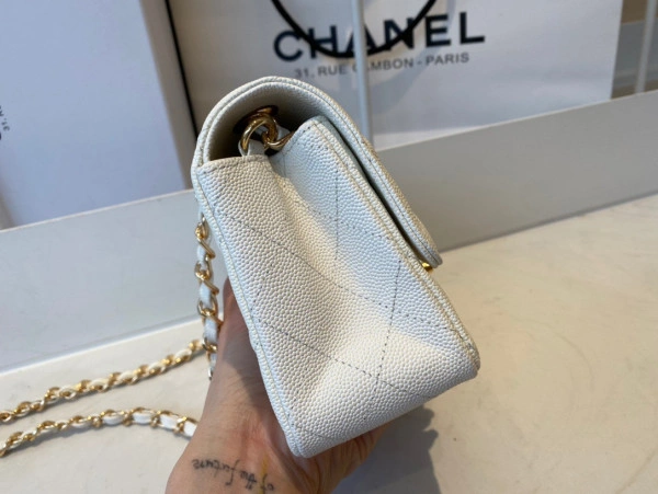 StreetReady CHANEL FLAP BAG 20CM 621 - Image 6