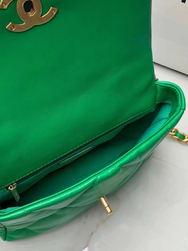 CHANEL 19 FLAP BAG EasyMatch 10 - Image 8