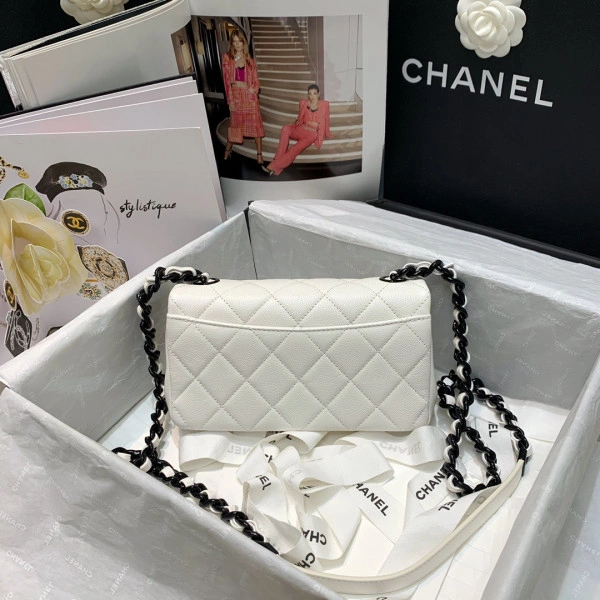 WellDesigned CHANEL SMALL FLAP BAG 659 - Image 3