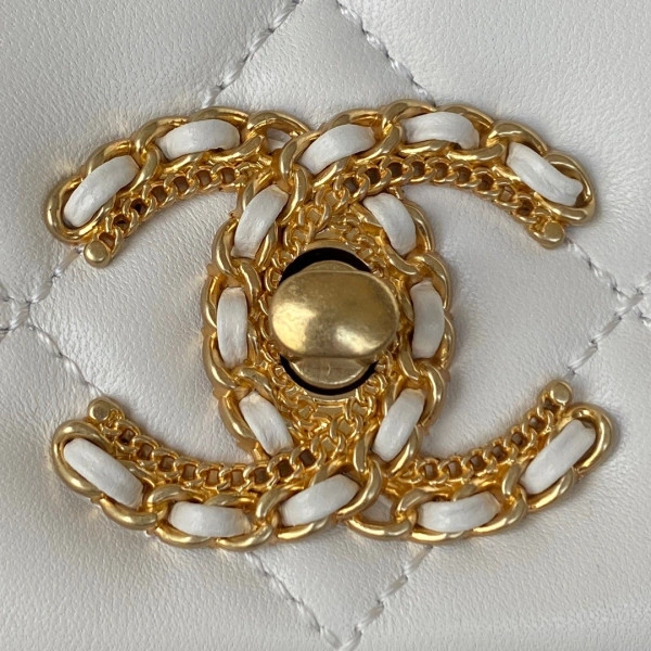 Fashionable CHANEL SMALL FLAP BAG 434 - Image 3