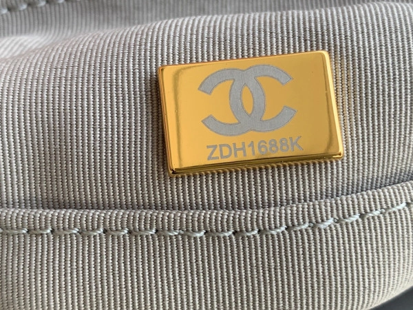 DailyWear CHANEL SMALL TOTE 1147 - Image 10