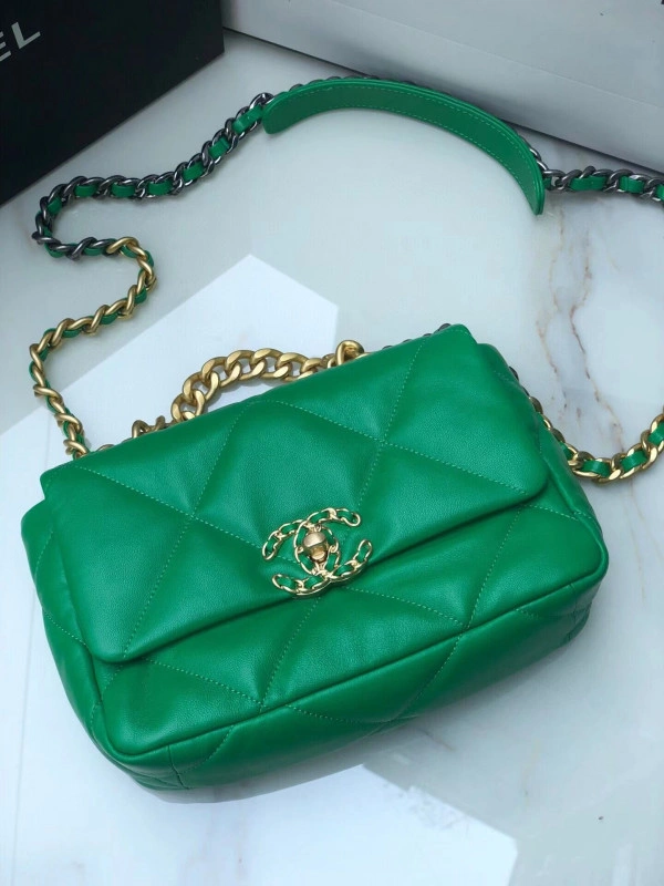 CHANEL 19 FLAP BAG EasyMatch 10 - Image 10