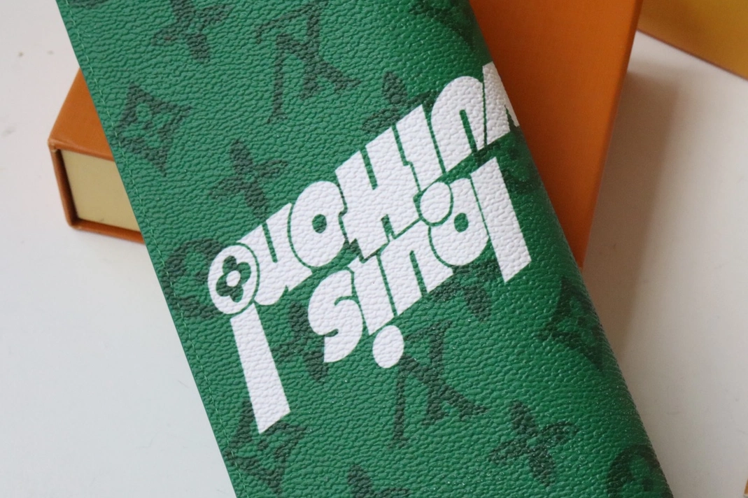 Affordable 4664 Louis Vuitton AAA Quality Wallets - Image 3