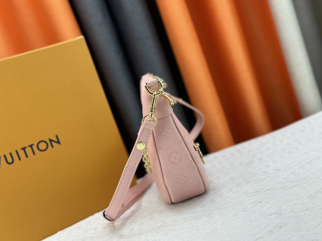 Affordable 8057 Louis Vuitton AAA Quality Messenger Bags For Women - Image 3