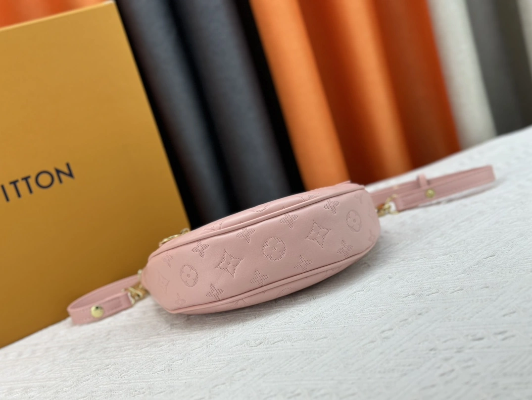 Affordable 8057 Louis Vuitton AAA Quality Messenger Bags For Women - Image 5