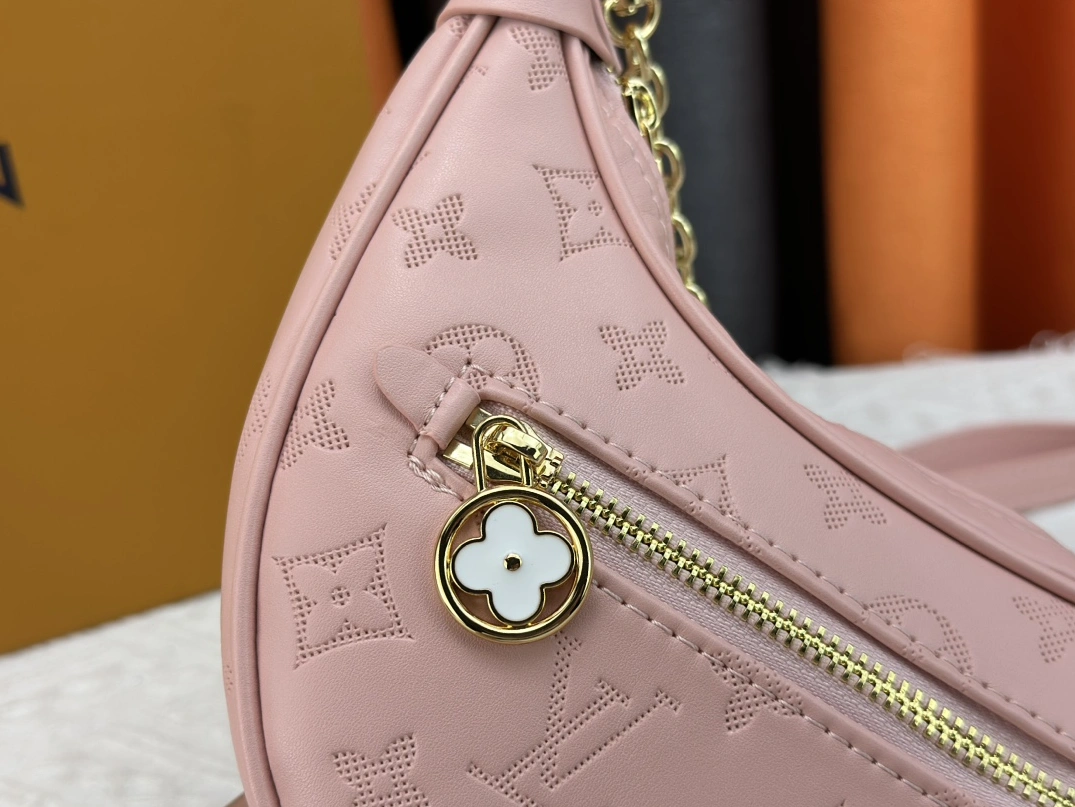 Affordable 8057 Louis Vuitton AAA Quality Messenger Bags For Women - Image 6