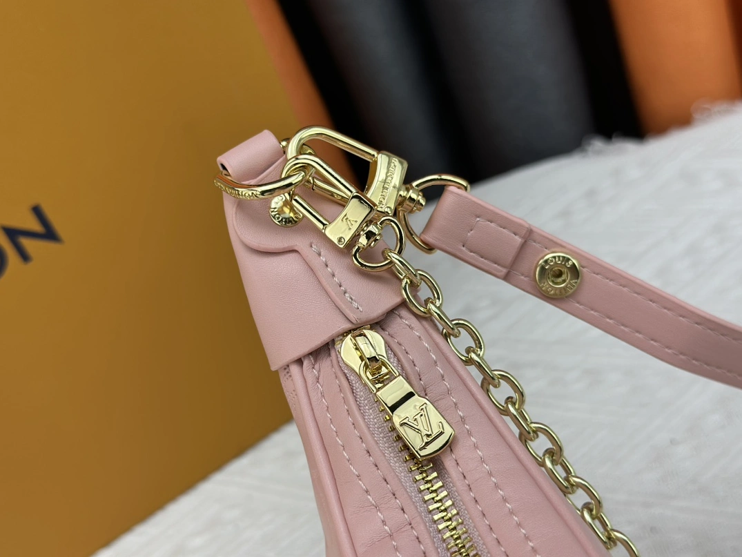 Affordable 8057 Louis Vuitton AAA Quality Messenger Bags For Women - Image 7