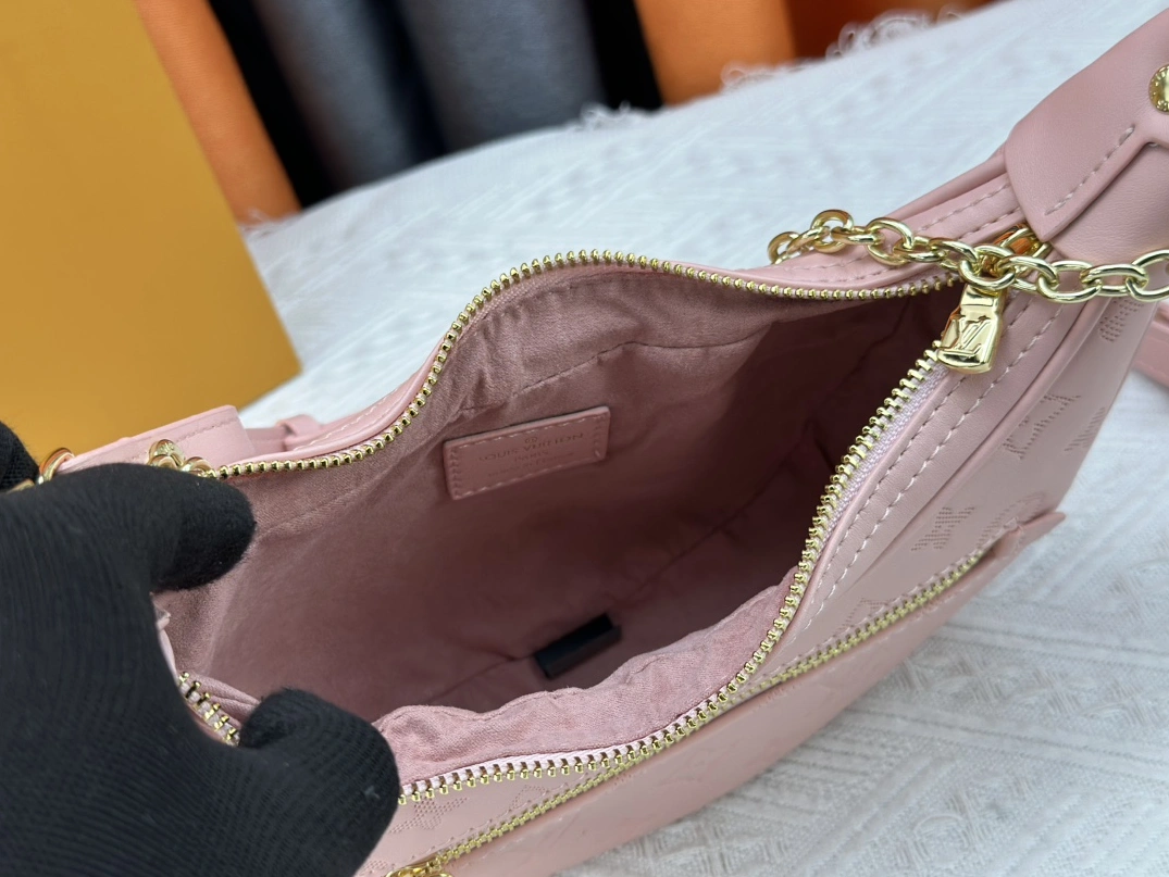 Affordable 8057 Louis Vuitton AAA Quality Messenger Bags For Women - Image 8