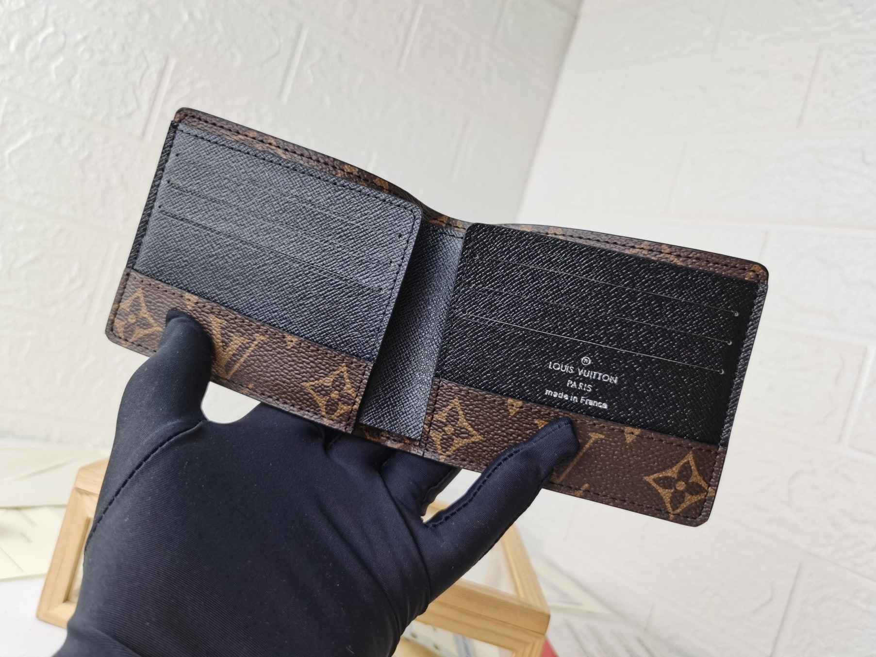 Affordable 8869 Louis Vuitton LV Wallets For Unisex - Image 5