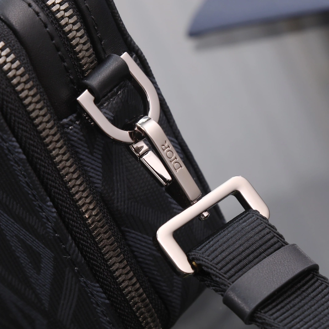 Affordable 9423 Christian Dior AAA Man Messenger Bags - Image 5