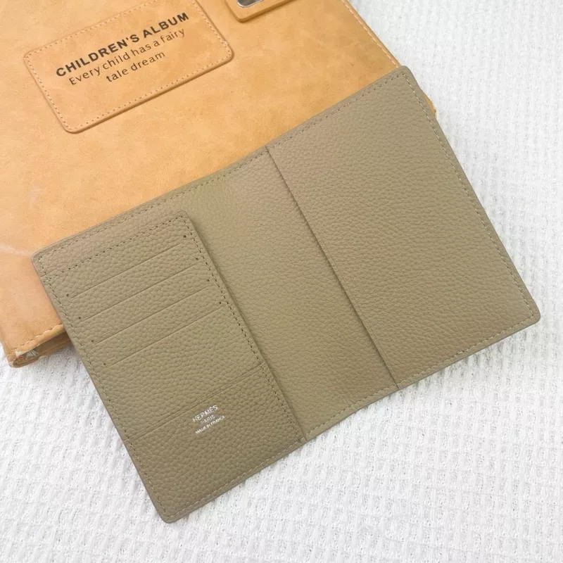 Bold 3168 Hermes Card Case - Image 3