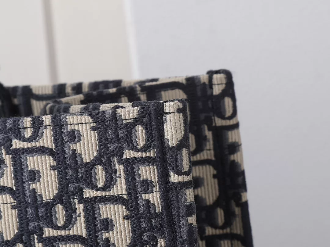 Bold 5012 Christian Dior AAA Quality Tote-Handbags For Women - Image 6