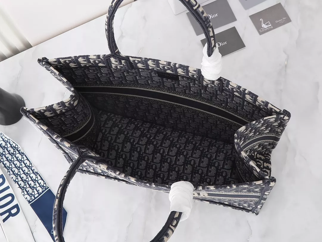 Bold 5012 Christian Dior AAA Quality Tote-Handbags For Women - Image 8