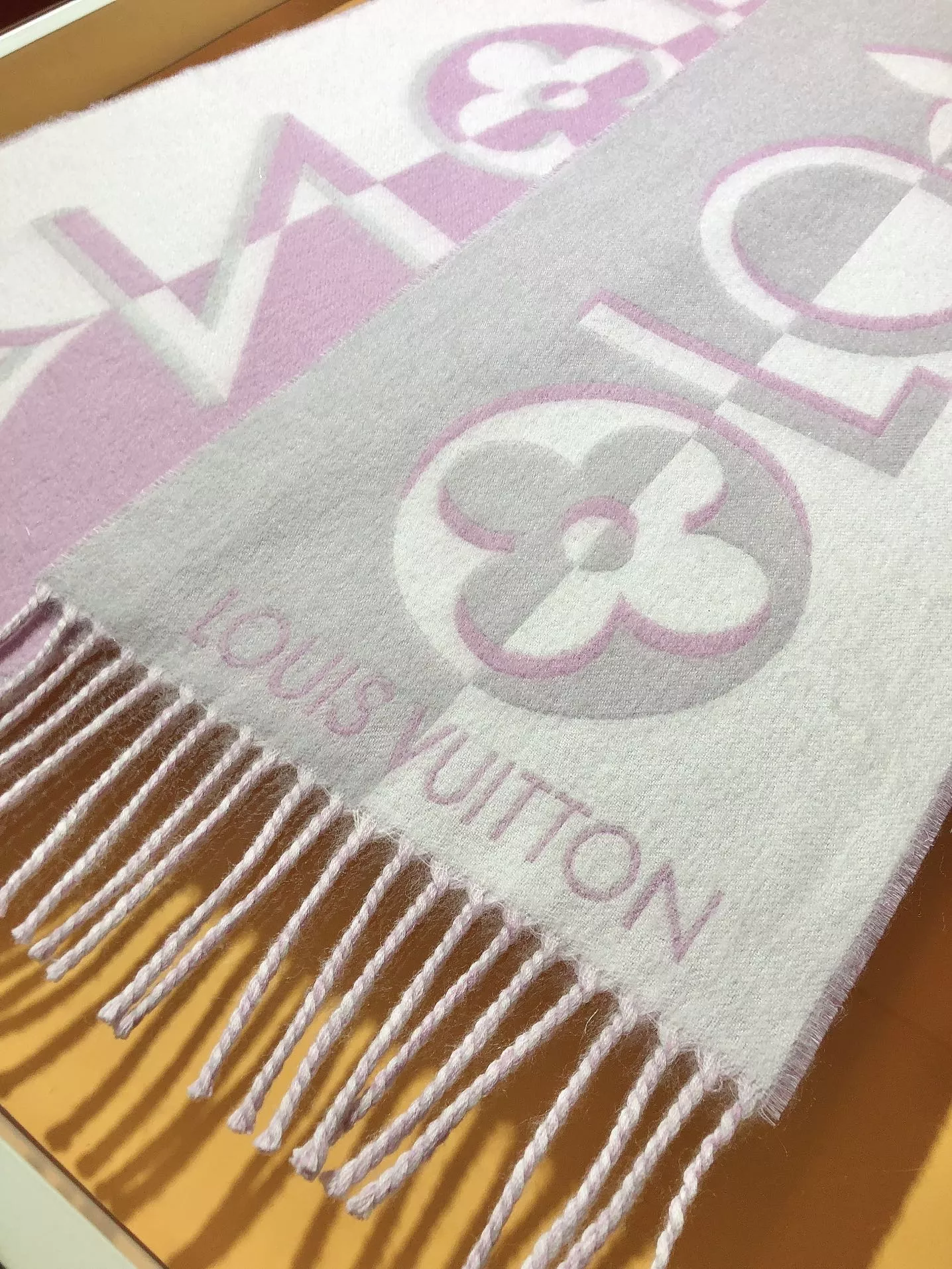 Bold 5699 Louis Vuitton Scarf For Women - Image 4