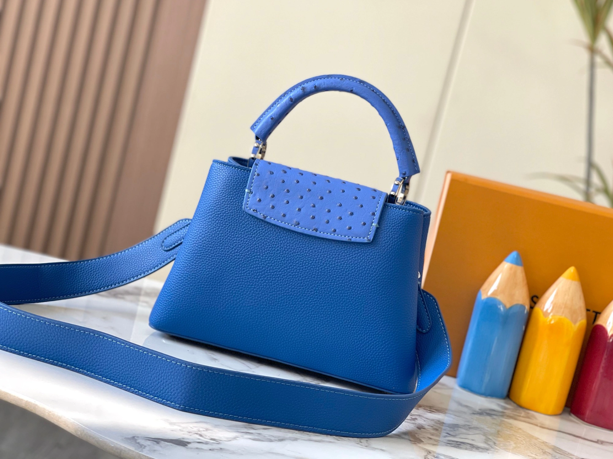 Breathable 5871 Louis Vuitton AAA Quality Messenger Bags For Women - Image 3