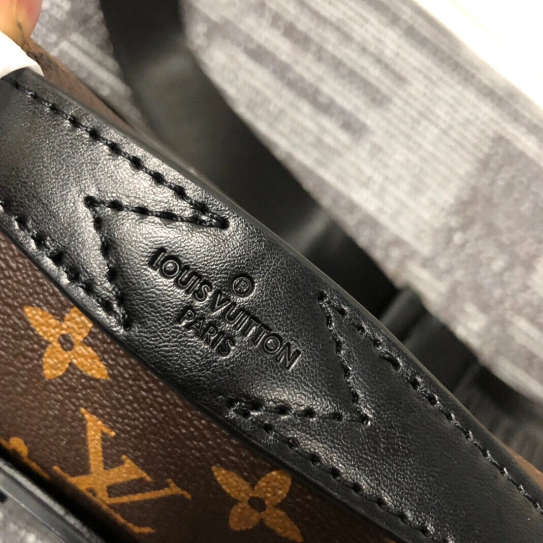 Breathable 8370 Louis Vuitton AAA Man Messenger Bags - Image 5