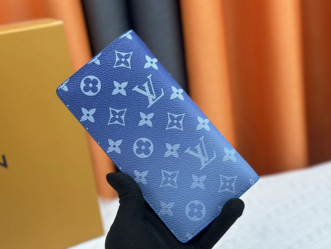 Breathable 9202 Louis Vuitton LV Card Case