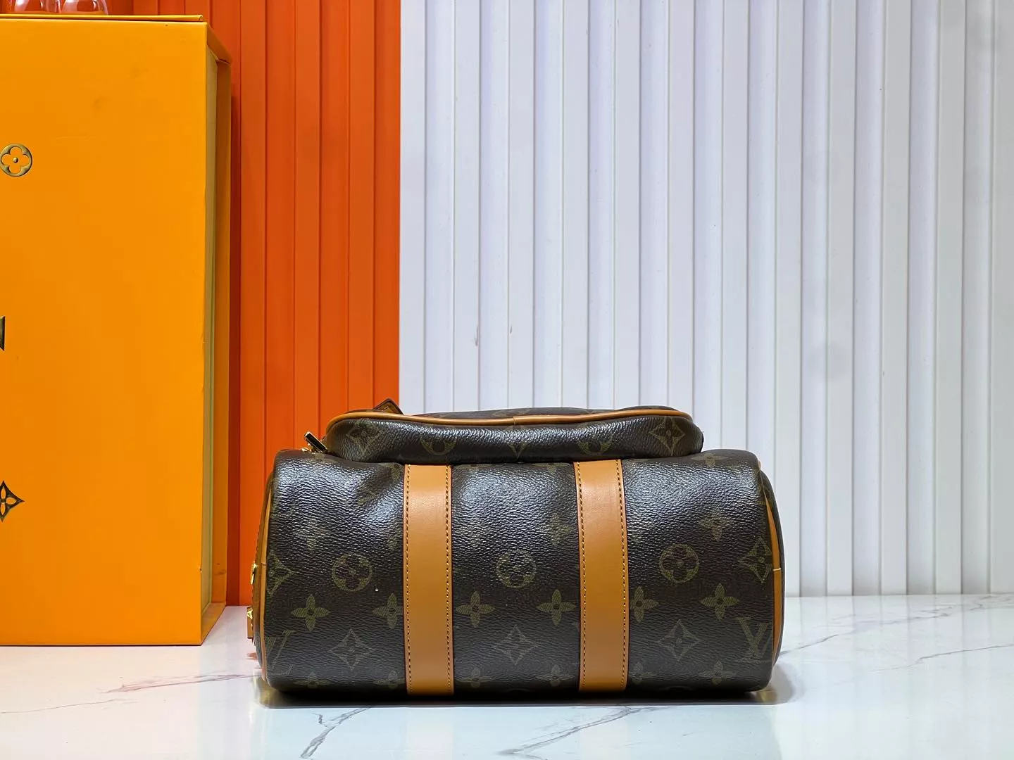 Breathable 9659 Louis Vuitton AAA Quality Handbags For Women - Image 7