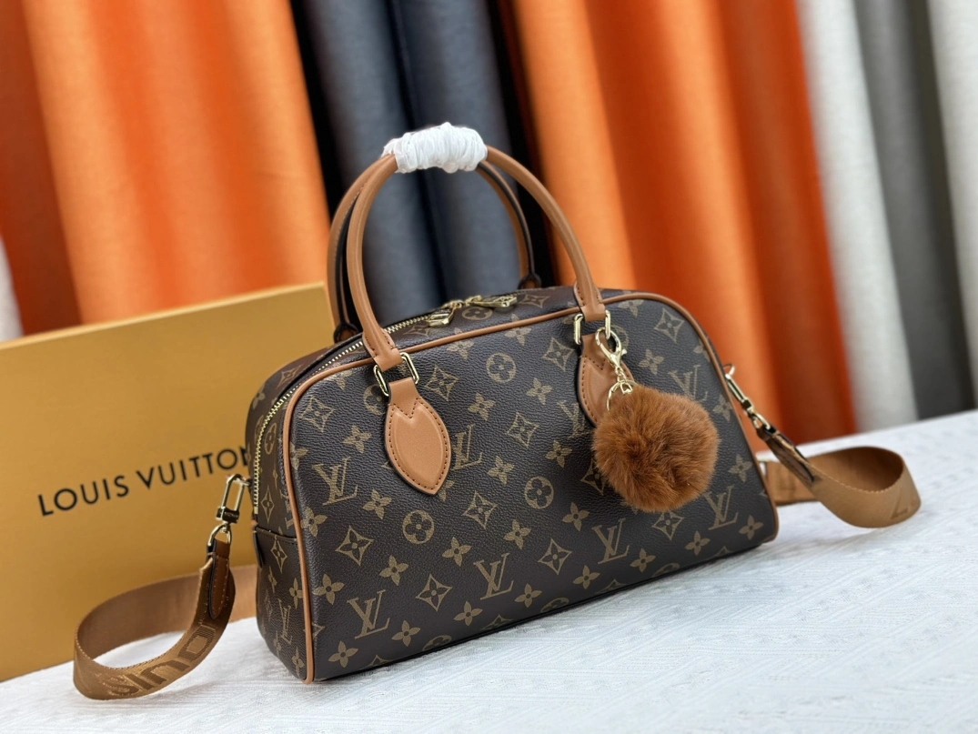Bright 3180 Louis Vuitton AAA Quality Handbags For Women