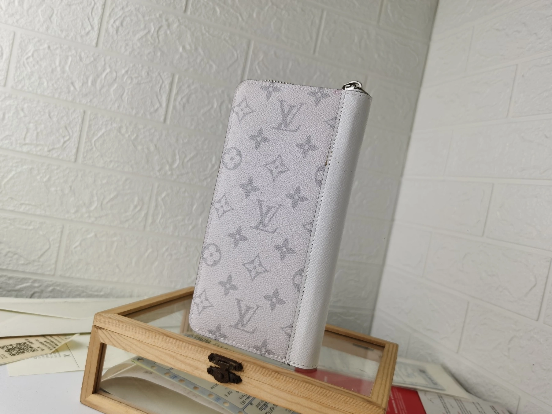 Bright 5667 Louis Vuitton LV Card Case For Unisex