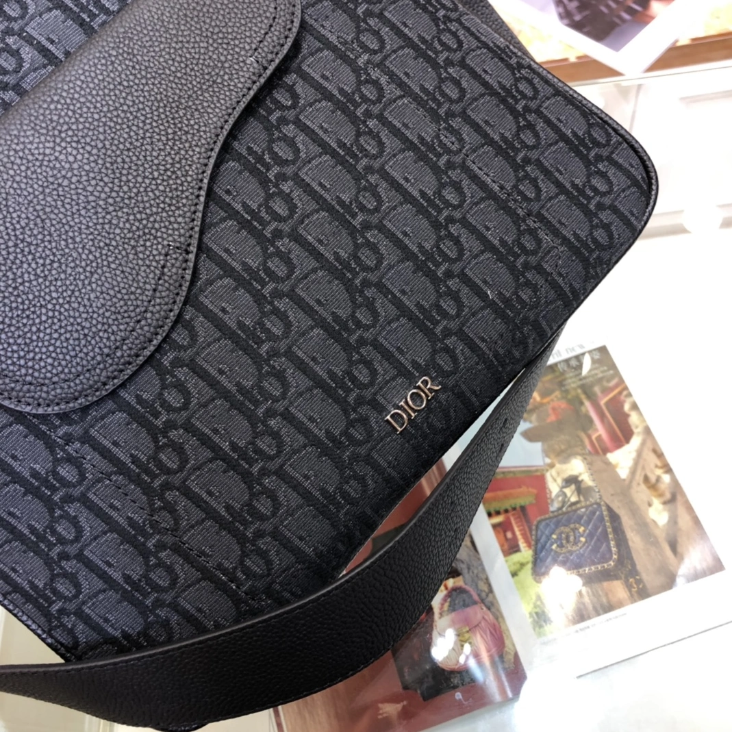 Bright 8026 Christian Dior AAA Man Handbags - Image 6