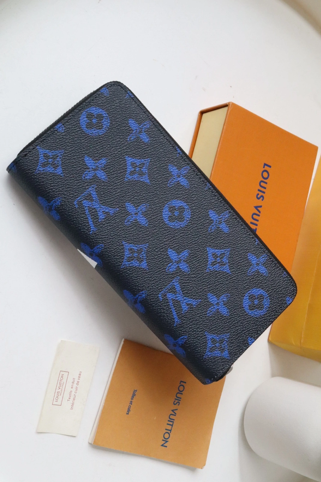 Bright 9038 Louis Vuitton AAA Quality Wallets