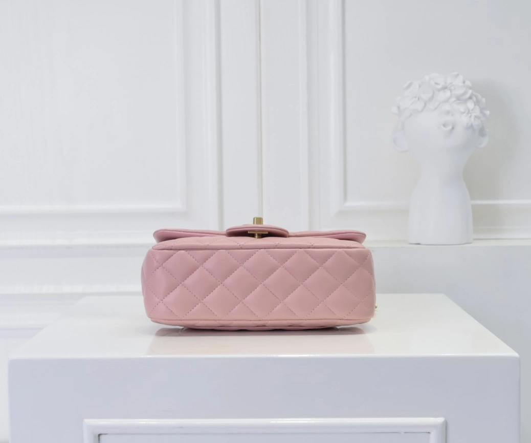 Chanel AAA Quality Messenger Bags Bright 2048 - Image 4