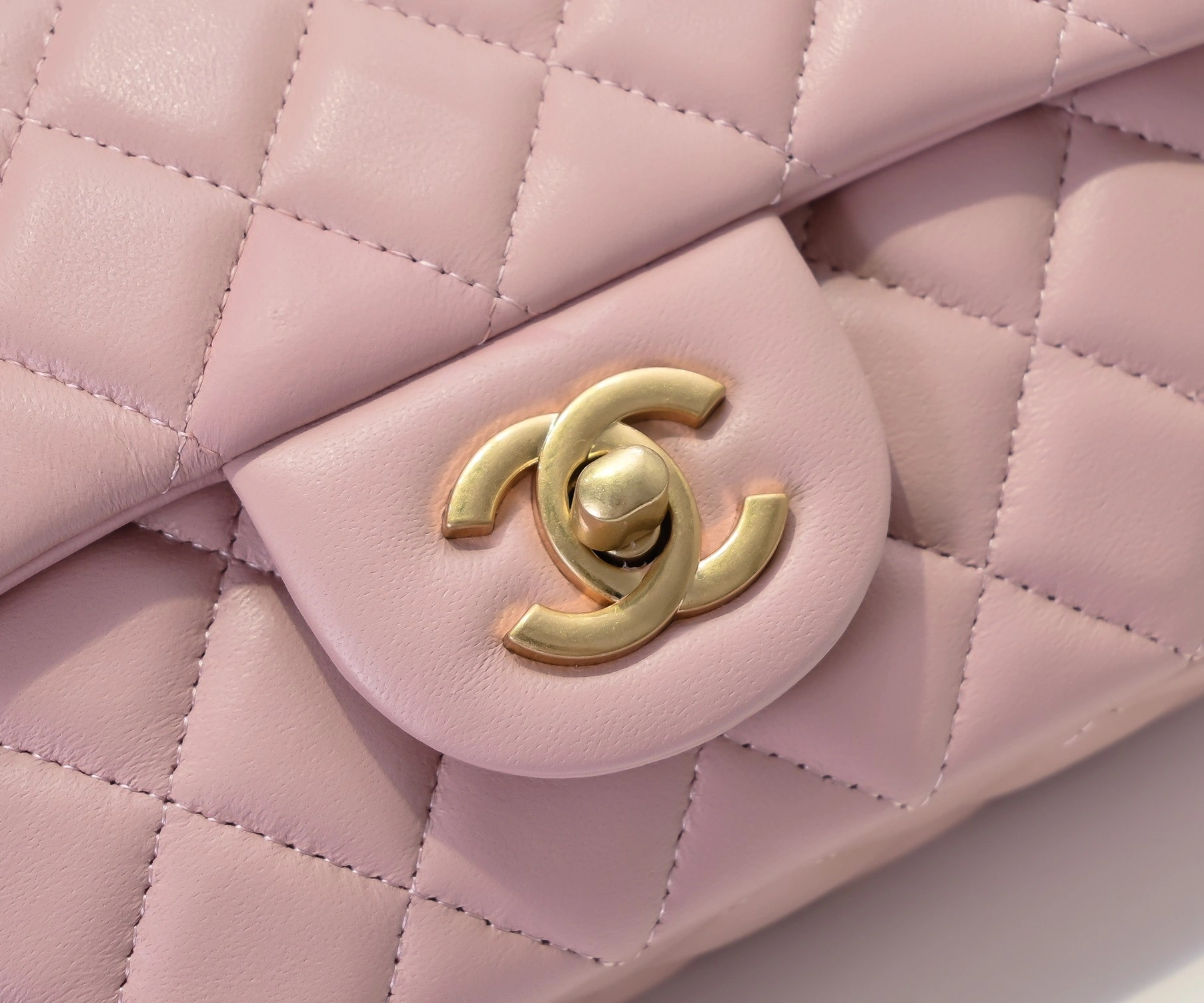 Chanel AAA Quality Messenger Bags Bright 2048 - Image 5