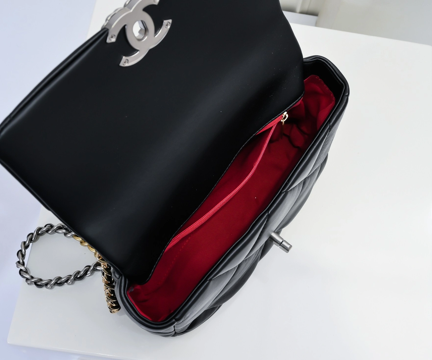 Chanel AAA Quality Messenger Bags For Women AllSeason 1034 - Image 6