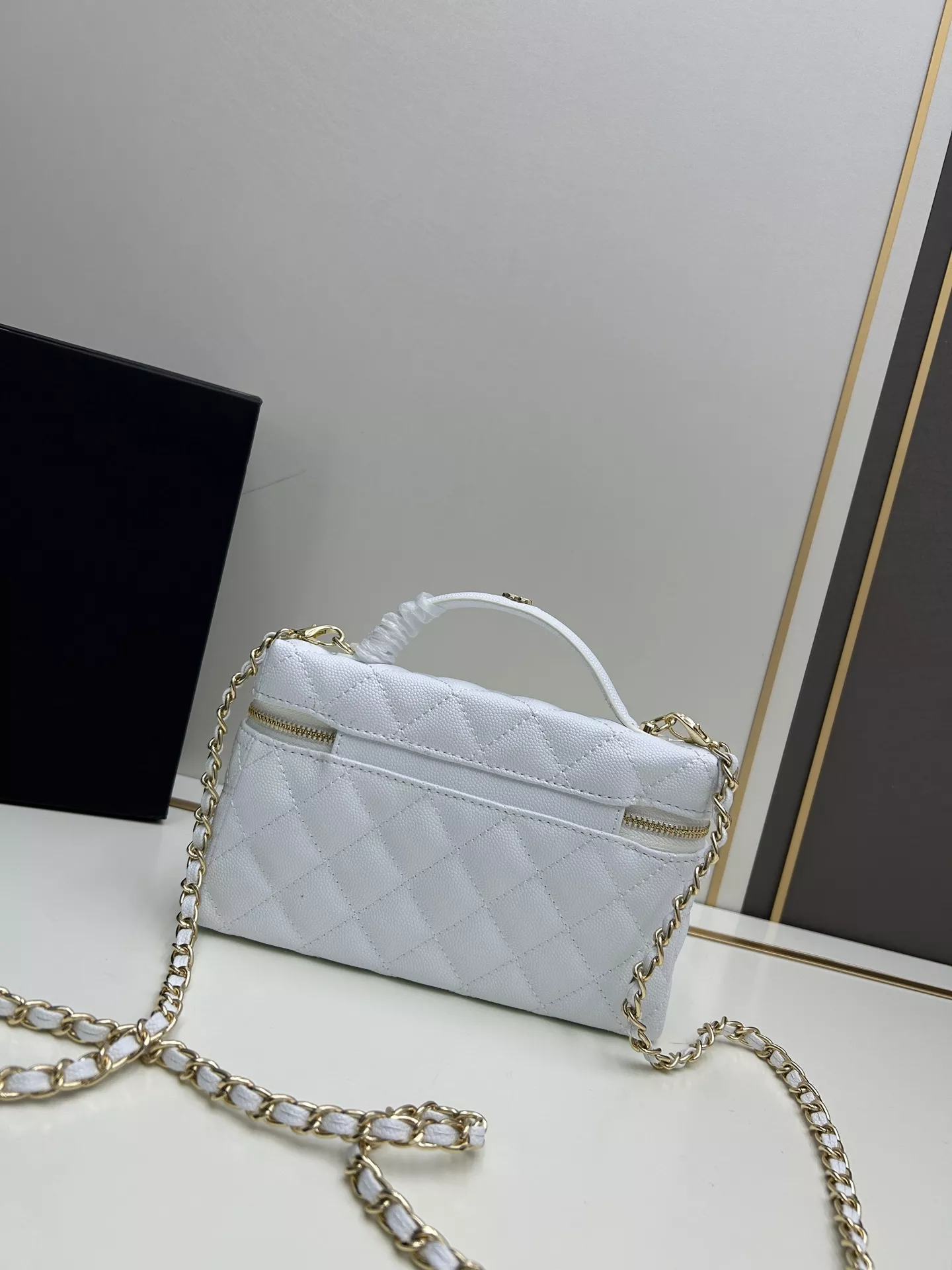 Chanel AAA Quality Messenger Bags For Women Bold 304 - Image 3