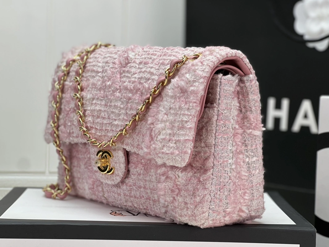 Chanel AAA Quality Messenger Bags For Women Cozy 2485