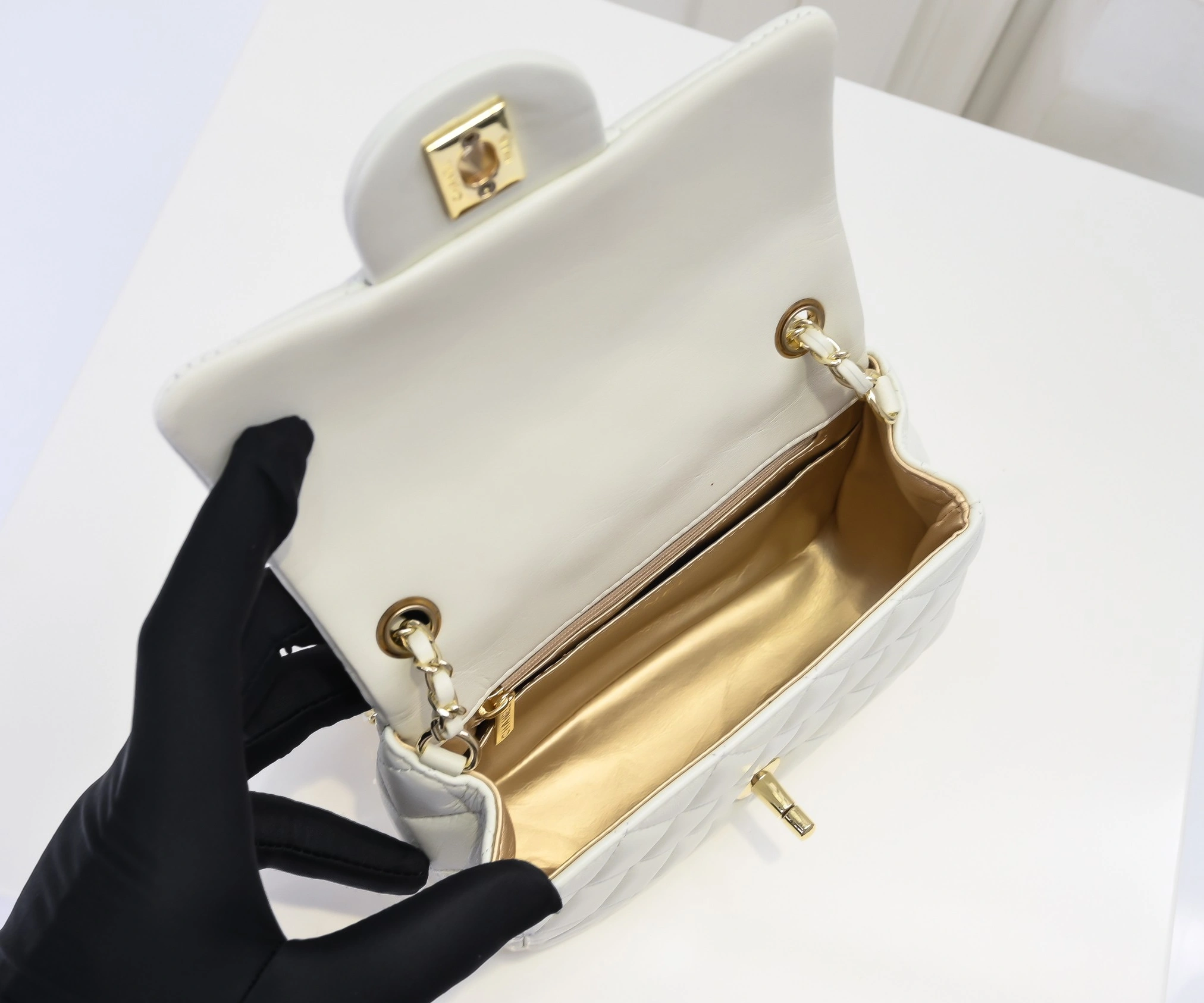 Chanel AAA Quality Messenger Bags For Women Elegant 3404 - Image 8