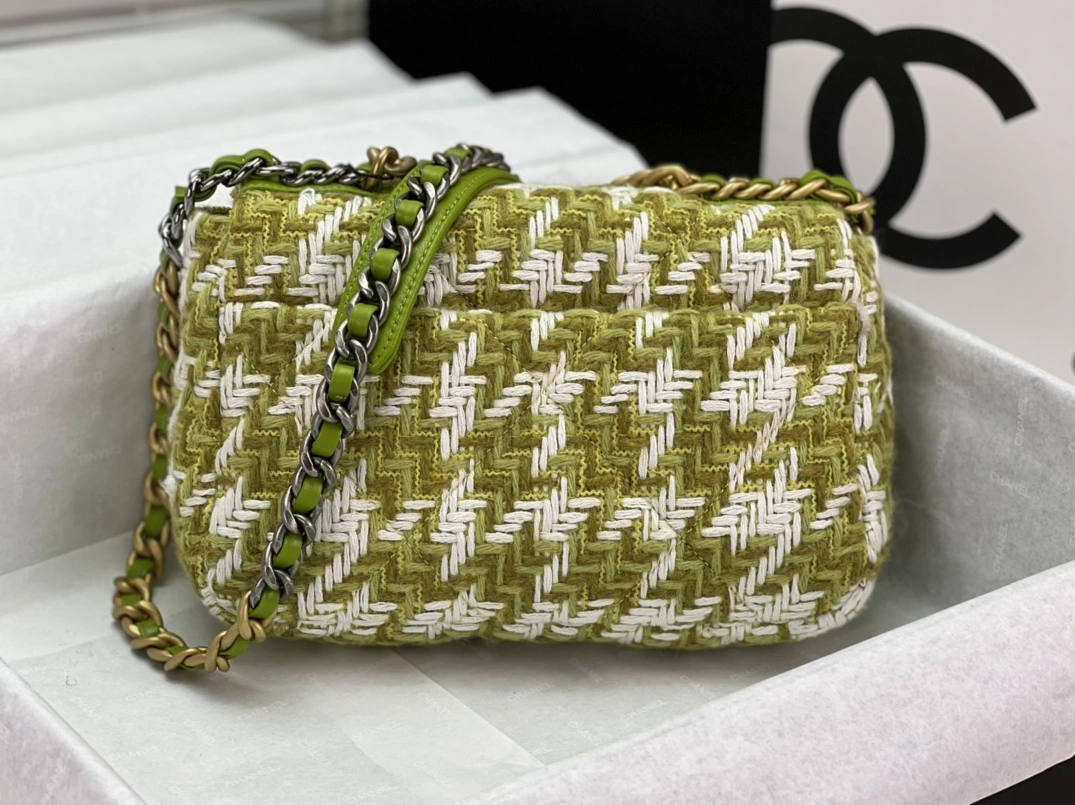 Chanel AAA Quality Messenger Bags For Women GoodFit 8295 - Image 3