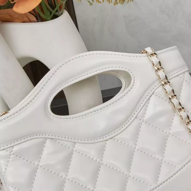 Chanel AAA Quality Messenger Bags For Women UrbanStyle 2351 - Image 6