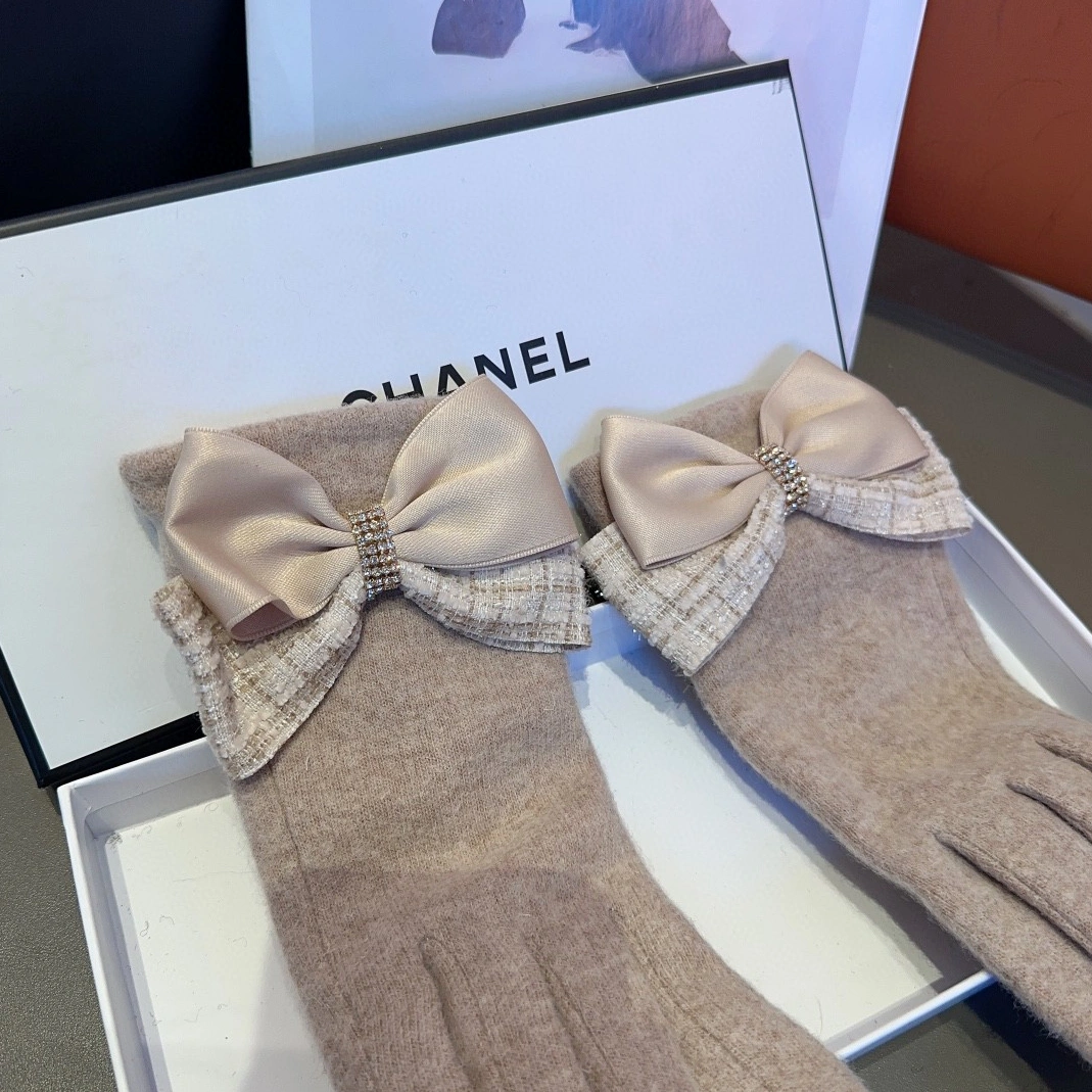 Chanel Gloves For Women Breathable 4999 - Image 5