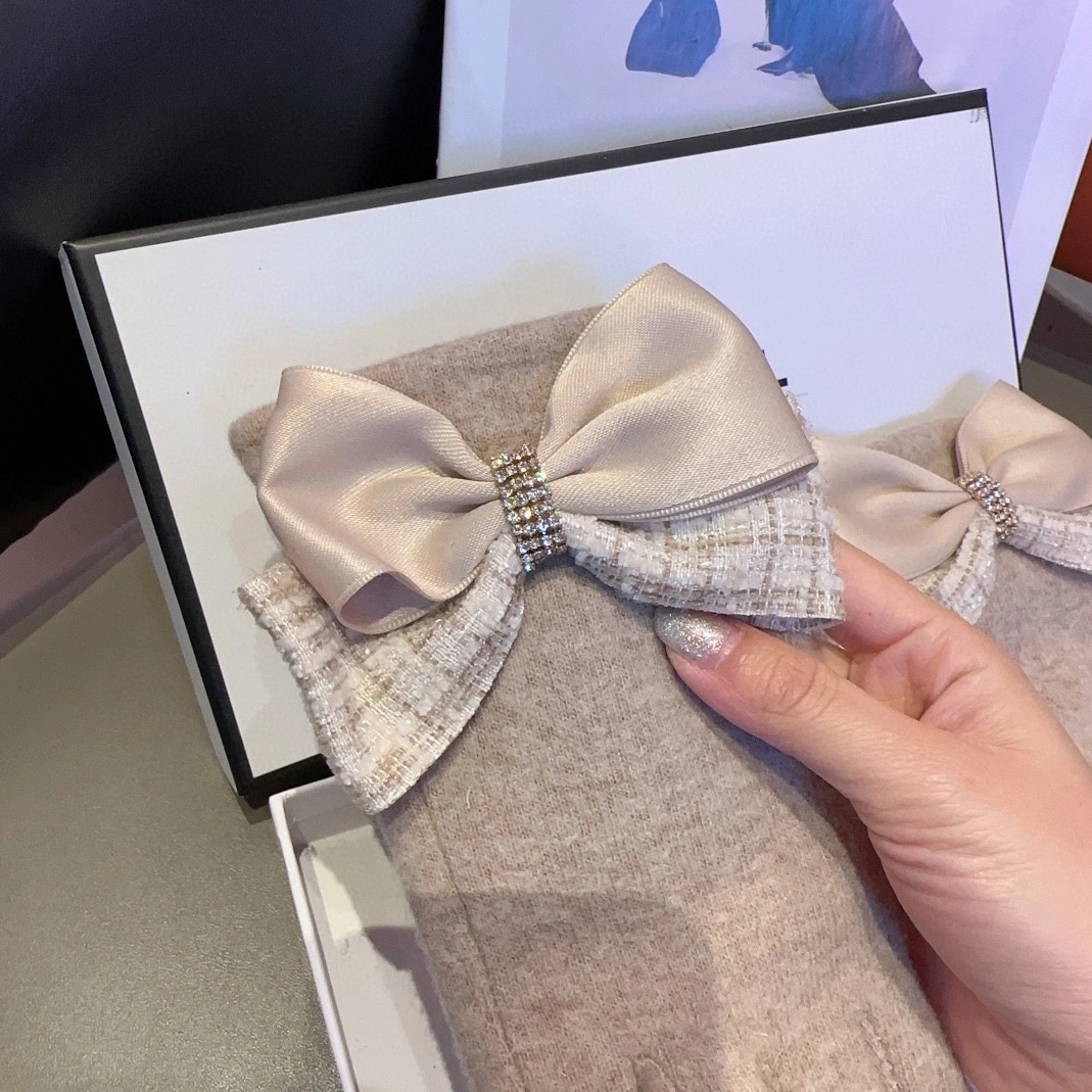 Chanel Gloves For Women Breathable 4999 - Image 6