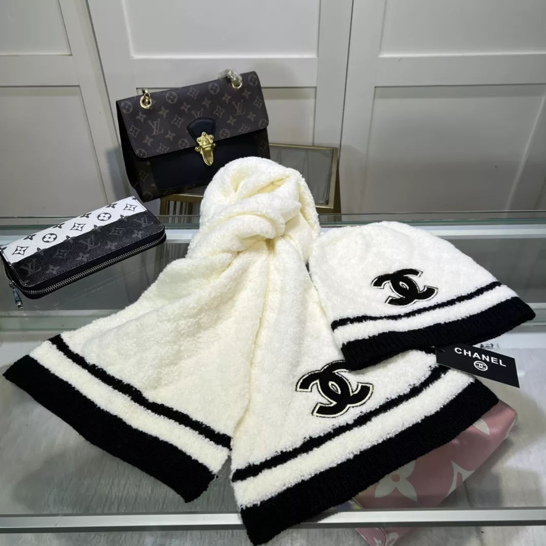 Chanel Hat and Scarf Set Trendy 9355