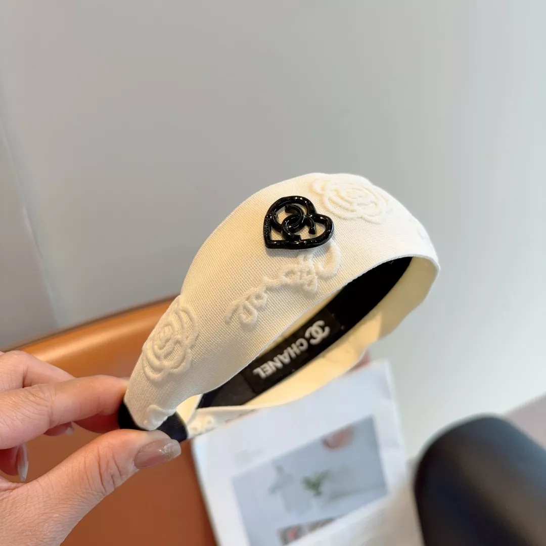 Chanel Headband For Women Sophisticated 7899 - Image 4