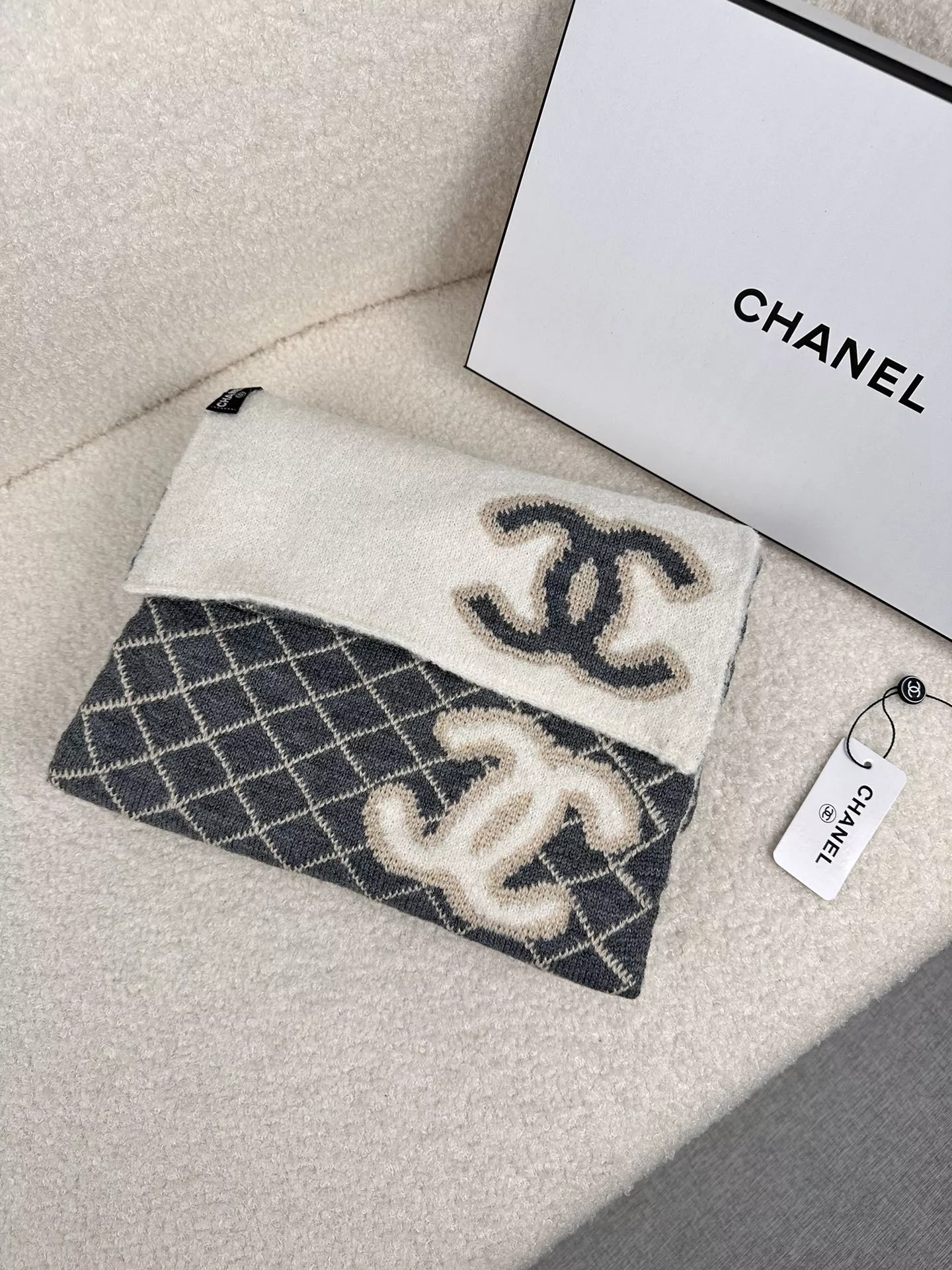 Chanel Scarves For Women Compact 2800