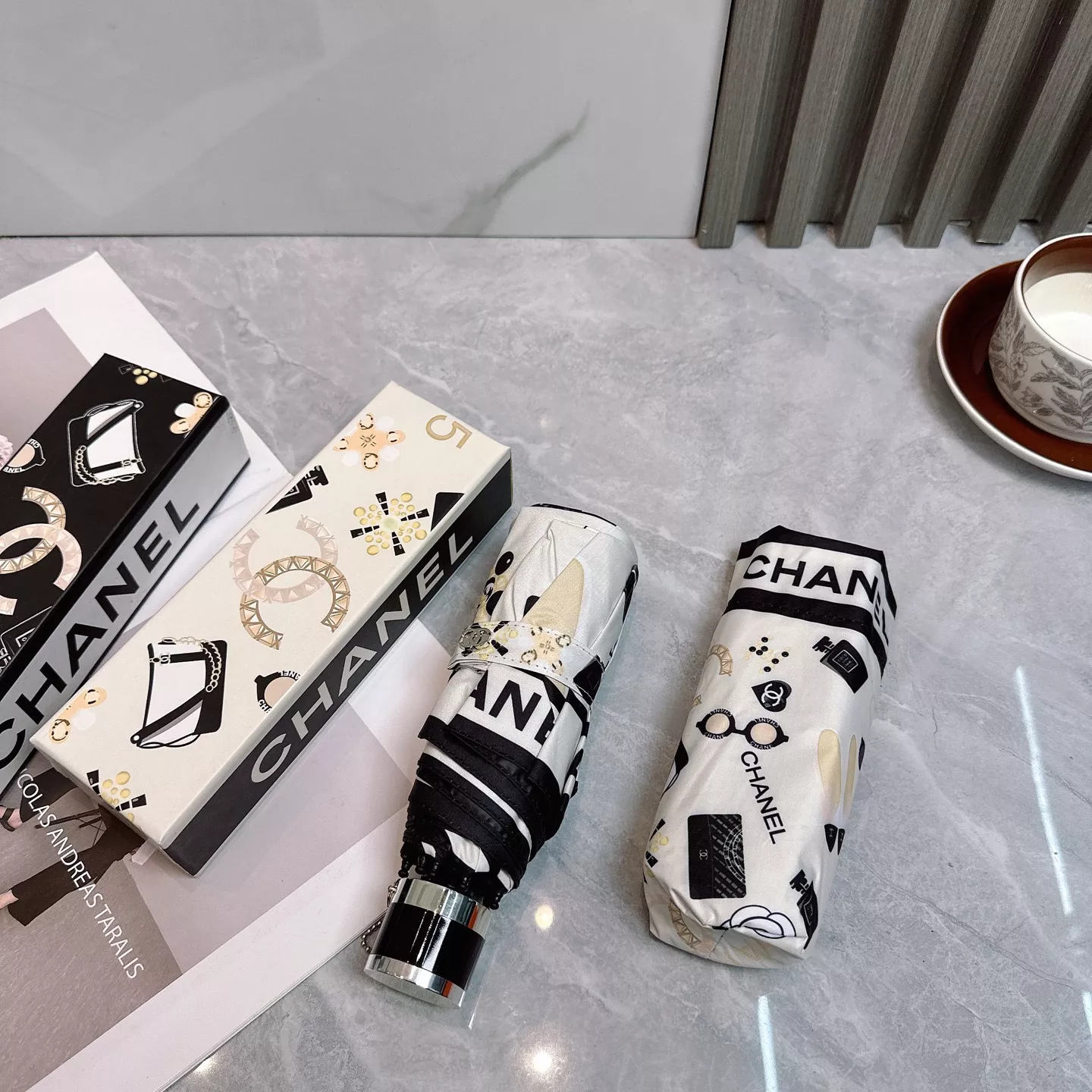 Chanel Umbrellas Vibrant 8713