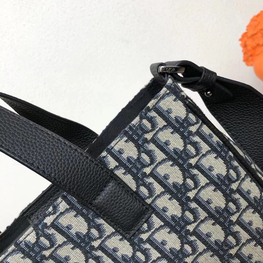 Christian Dior AAA Man Handbags Stylish 6148 - Image 4