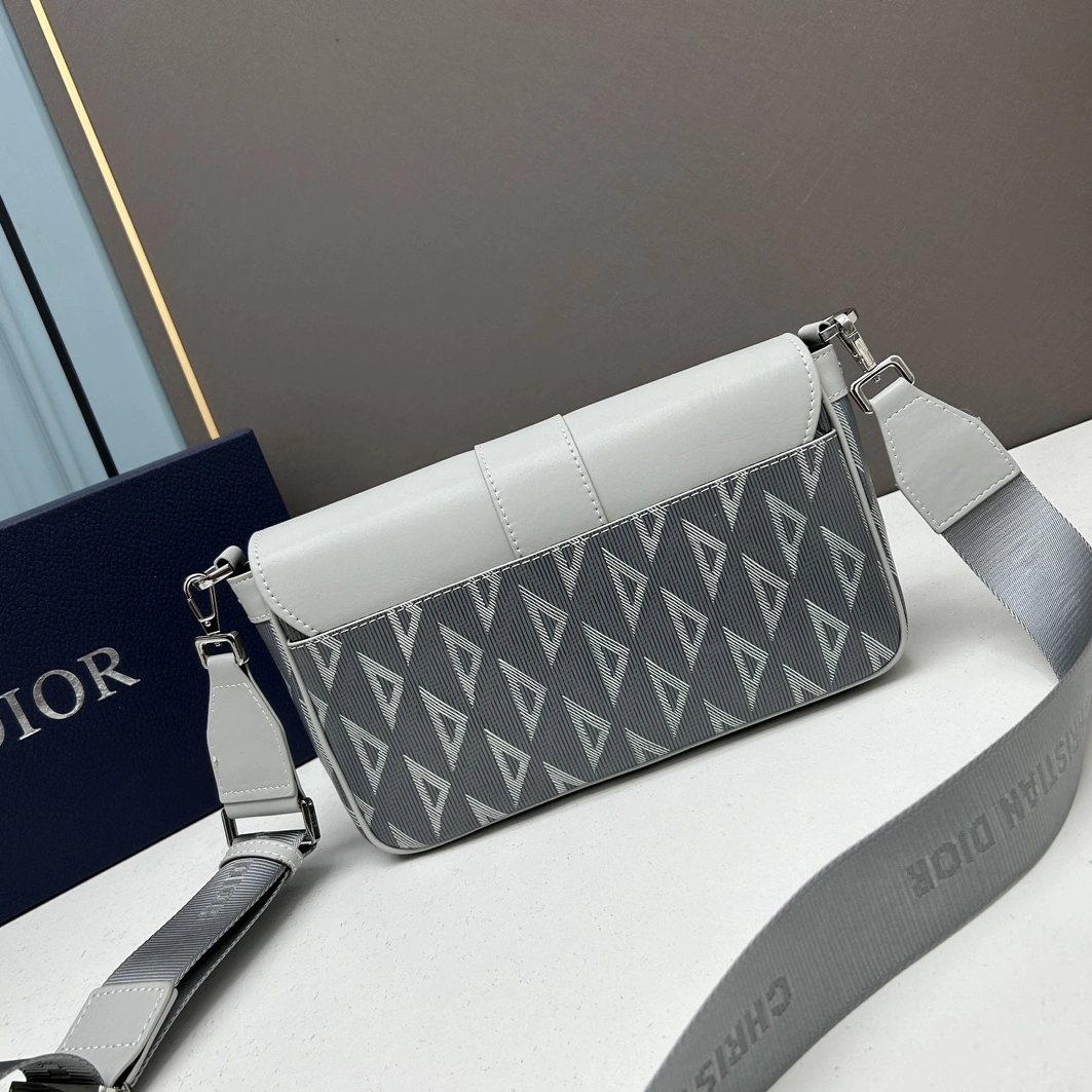 Christian Dior AAA Man Messenger Bags Sophisticated 799 - Image 3