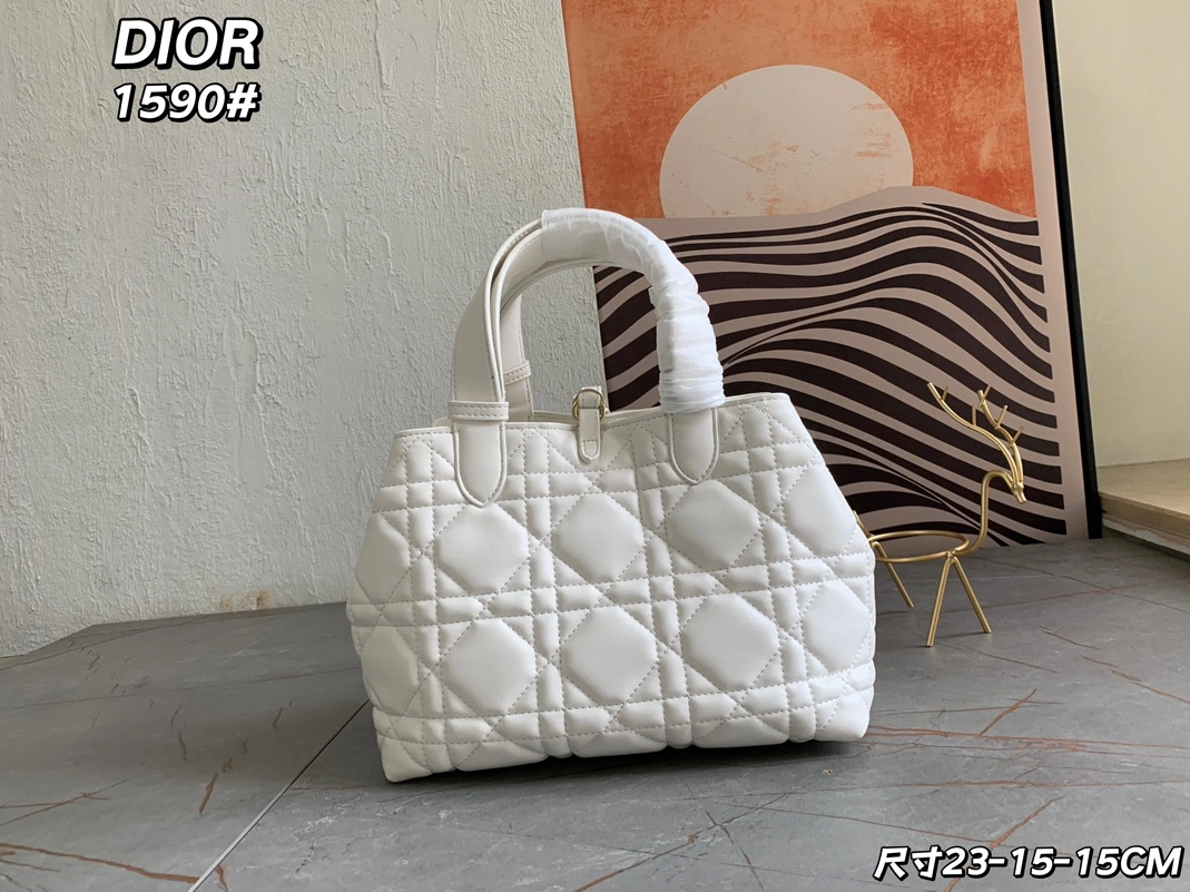 Christian Dior AAA Quality Handbags For Women Affordable 4977 - Image 3