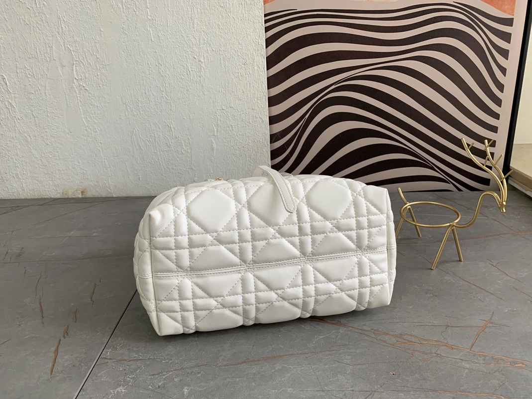 Christian Dior AAA Quality Handbags For Women Affordable 4977 - Image 7