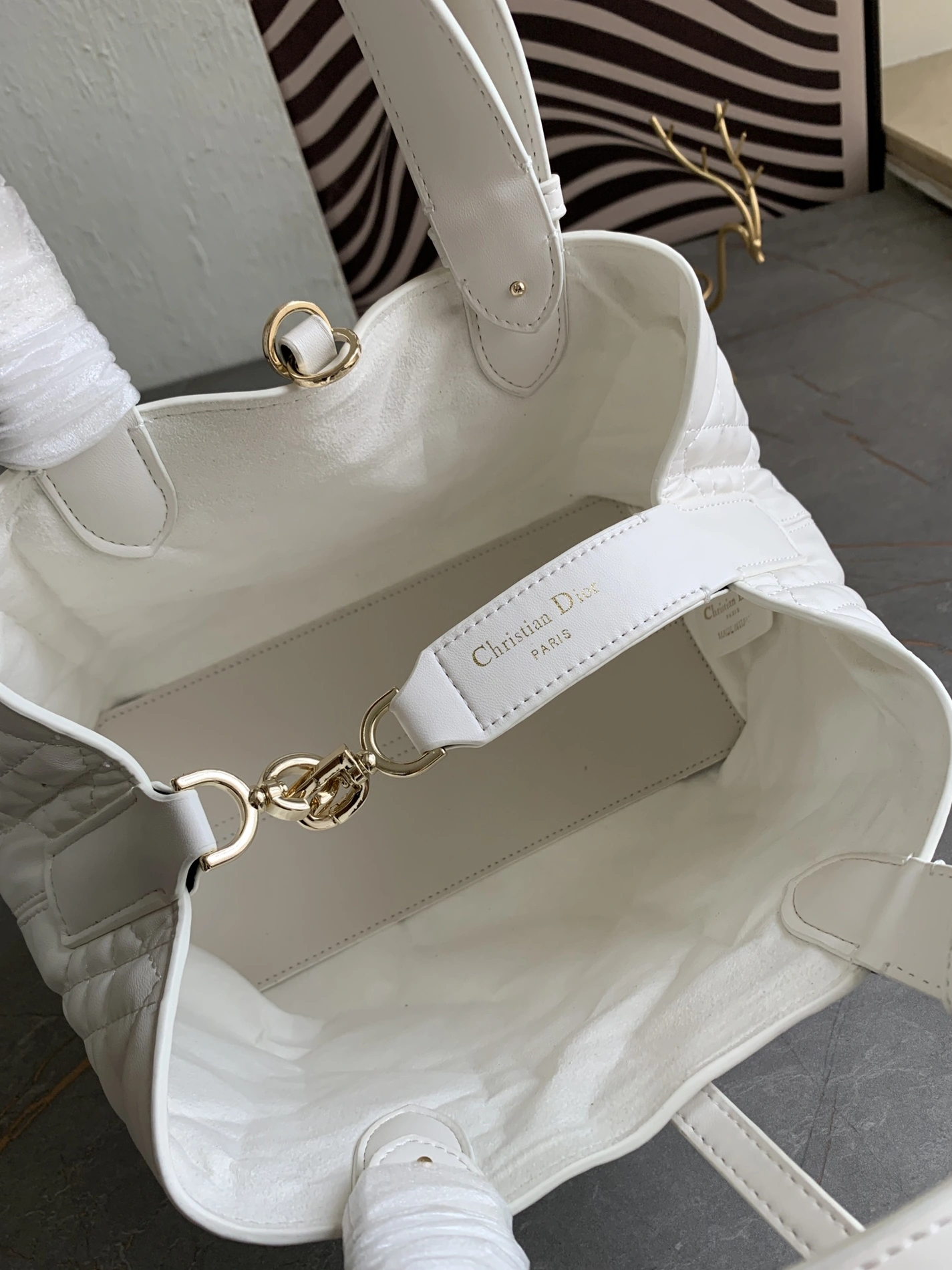 Christian Dior AAA Quality Handbags For Women Affordable 4977 - Image 8