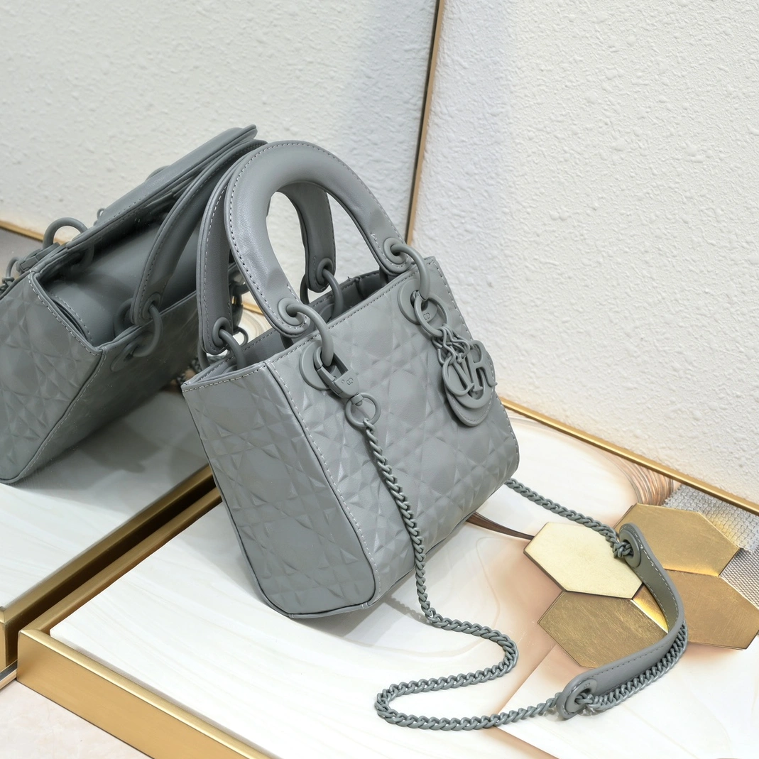 Christian Dior AAA Quality Handbags For Women Breathable 5455