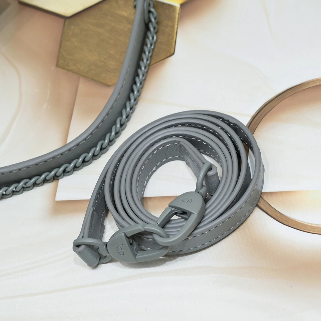 Christian Dior AAA Quality Handbags For Women Breathable 5455 - Image 4